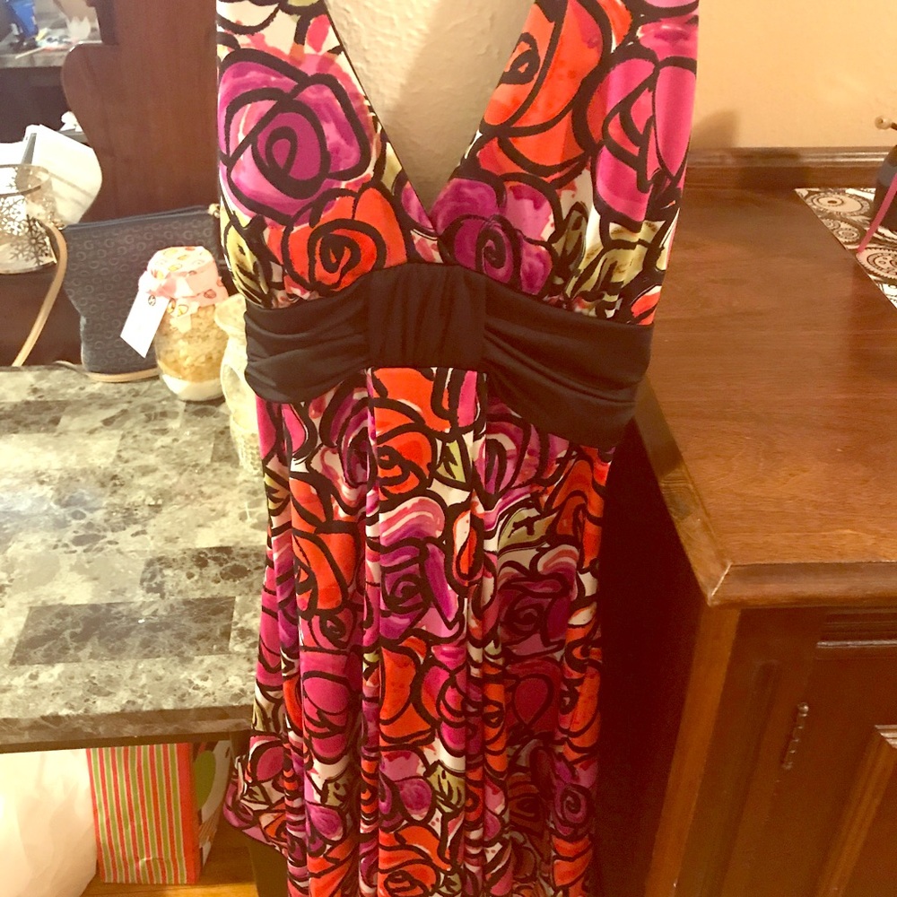 Beautiful dress perfect to wear to a graduation